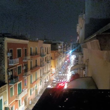 Pokoj Dla 2 Z Prywatnym Balkonem, Lazienka I Wejsciem Bari Exteriör bild