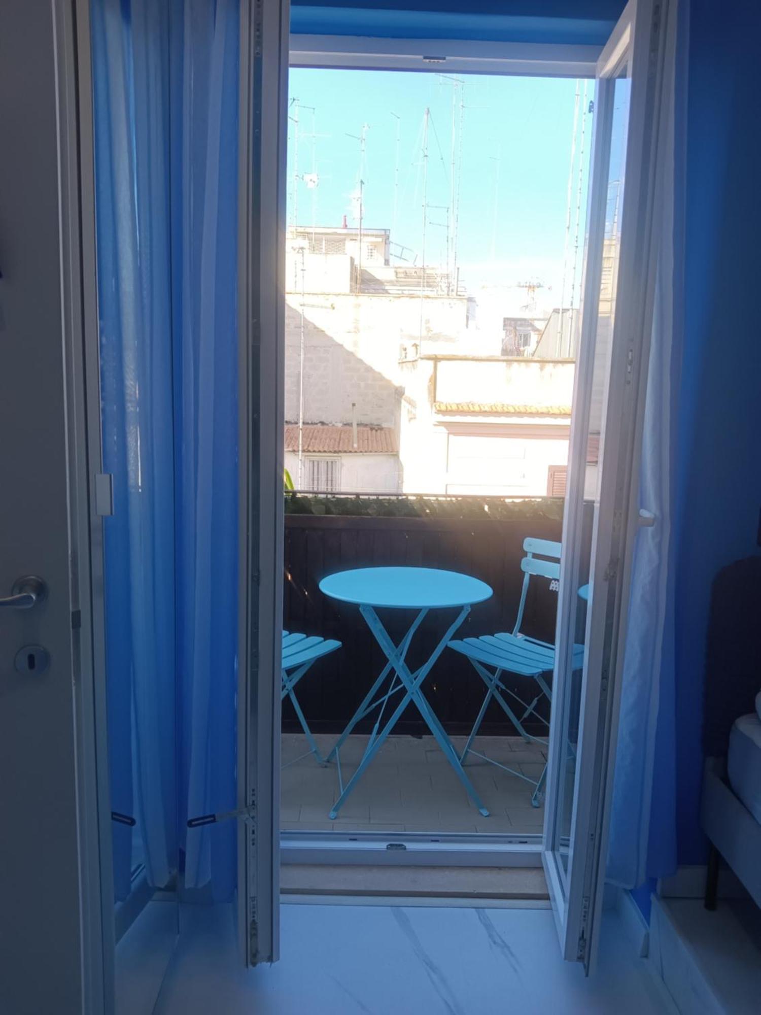 Pokoj Dla 2 Z Prywatnym Balkonem, Lazienka I Wejsciem Bari Exteriör bild